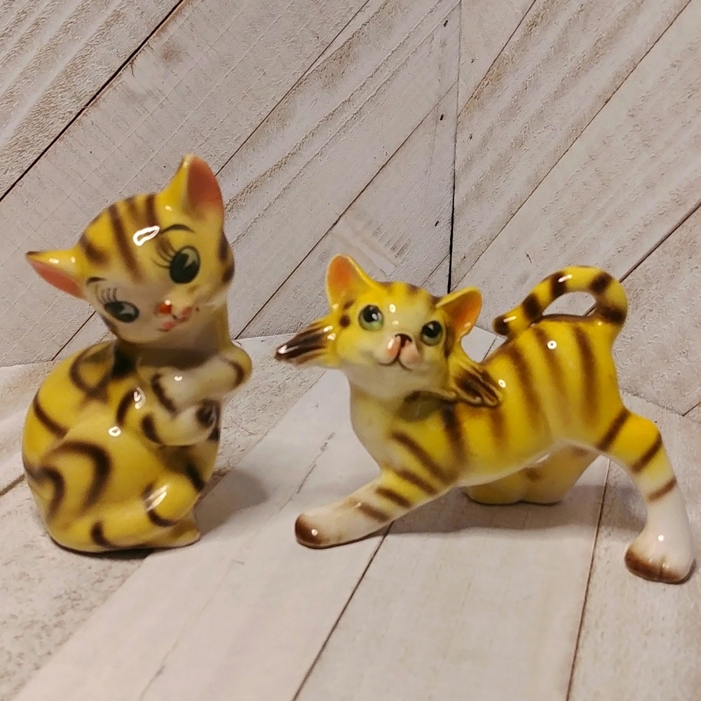 Vintage Cat Salt & Pepper Shakers